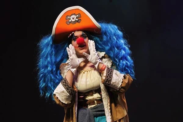 MEET COSPLAYERS